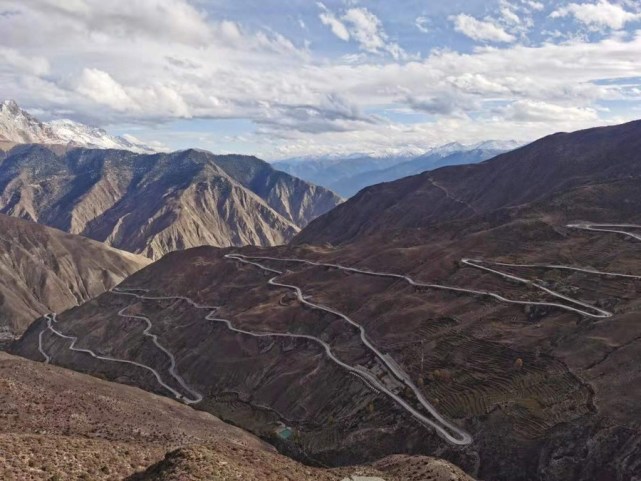 1645694096647456.jpg 641.jpg